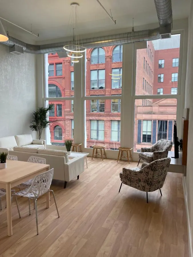 Lou-City Penthouse Suite! Savor Life With Hollyhock Louisville