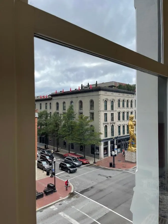 Lou-City Penthouse Suite! Savor Life With Hollyhock Louisville 0*,