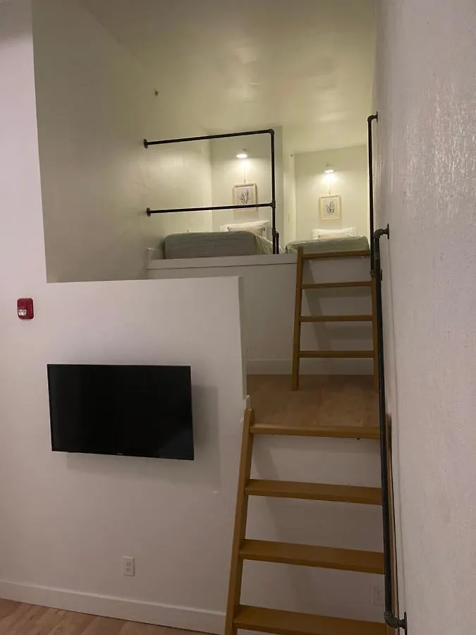 Lou-City Penthouse Suite! Savor Life With Hollyhock Louisville 0*,