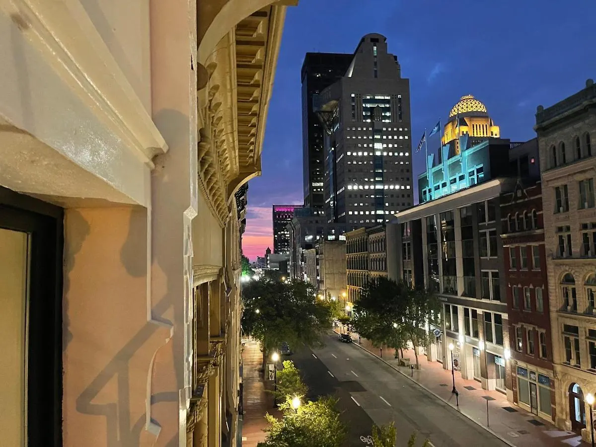 Lou-City Penthouse Suite! Savor Life With Hollyhock Louisville 0*,